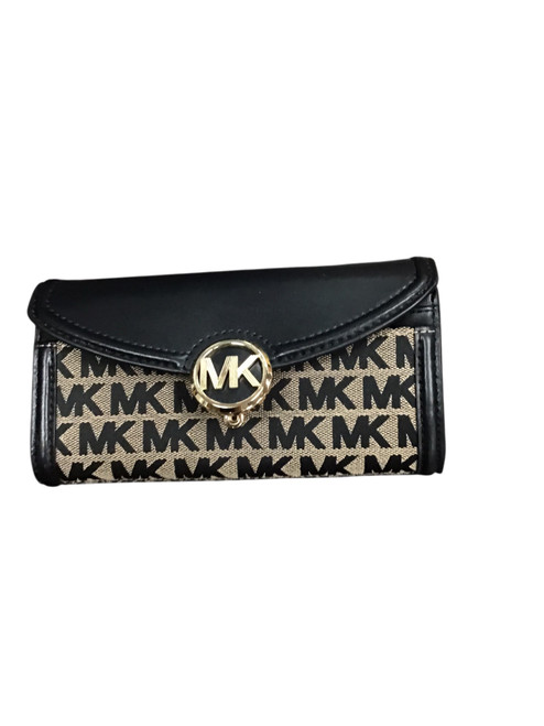 Vist Large View of Product Image Which is Used Michael Michael Kors Wallet