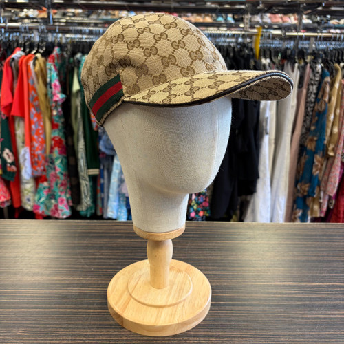 Vist Large View of Product Image Which is Used Gucci Mens Spring Hat S