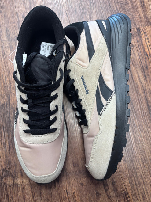 Vist Large View of Product Image Which is Used Reebok Mens Athletic Shoes 13