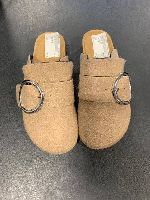 Vist Large View of Product Image Which is Used Joe Fresh Flats 6