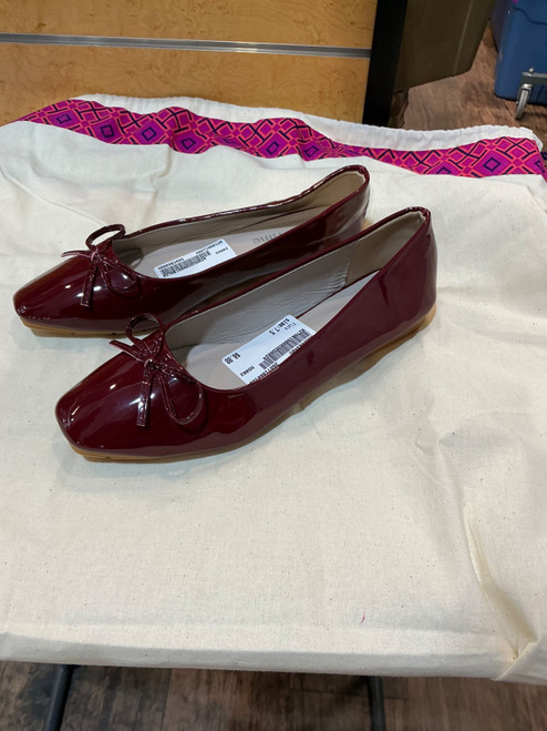 Vist Large View of Product Image Which is Used Unbranded Flats 7.5