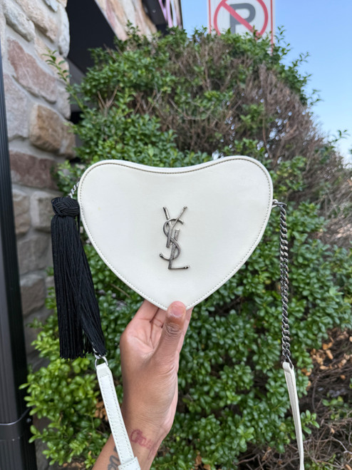 Vist Large View of Product Image Which is Used Yves Saint Laurent Handbag