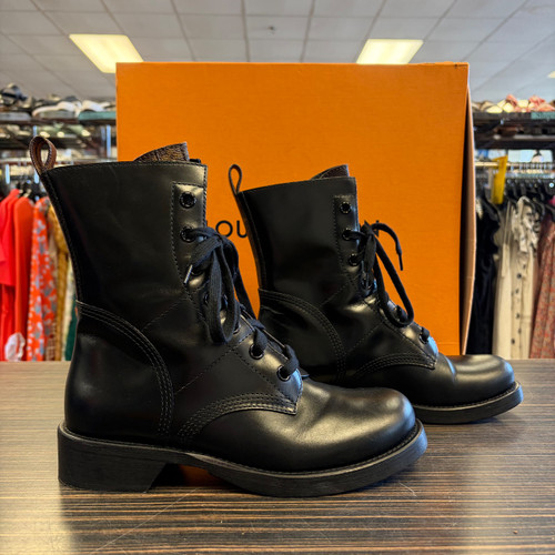 Vist Large View of Product Image Which is Used Louis Vuitton Ankle Boots 9
