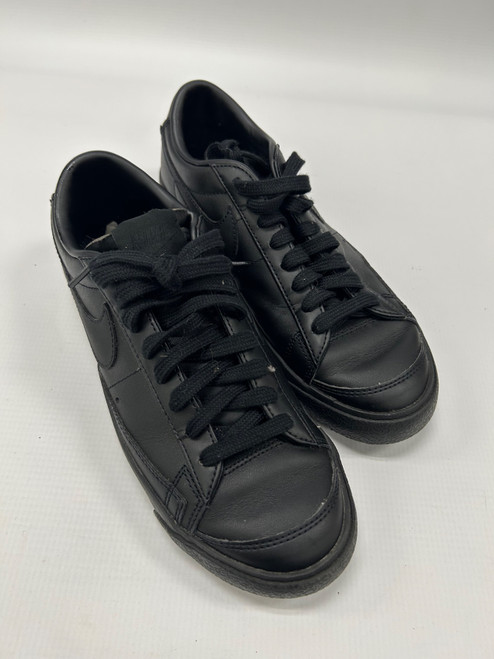 Vist Large View of Product Image Which is Used Nike Performance Shoes 8