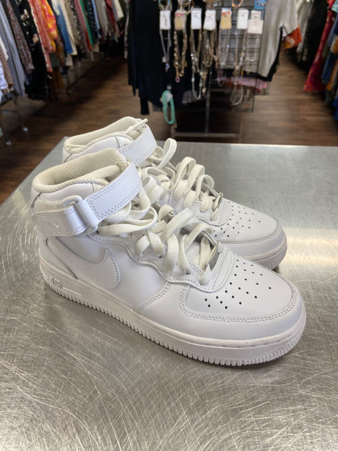 Vist Large View of Product Image Which is Used Nike Casual Shoes 7