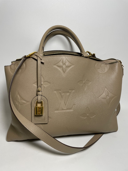 Vist Large View of Product Image Which is Used Louis Vuitton Leather Handbag