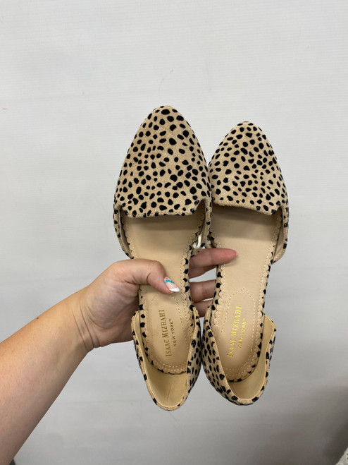 Vist Large View of Product Image Which is Used Isaac Mizrahi New York Flats 6