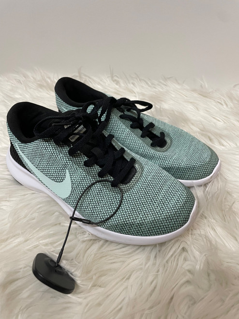 Vist Large View of Product Image Which is Used Nike Performance Shoes 6.5