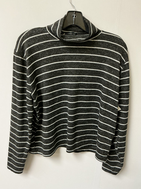 Vist Large View of Product Image Which is Used Unbranded Lightweight Sweater L-12/14