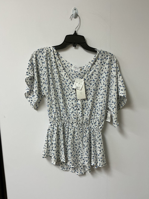 Vist Large View of Product Image Which is Used Sienna Sky Short Sleeve Top M-8/10