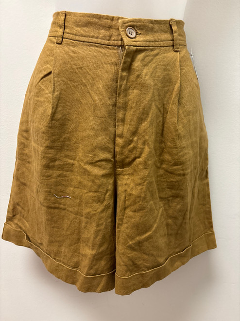 Vist Large View of Product Image Which is Used Gap Shorts P 10-30