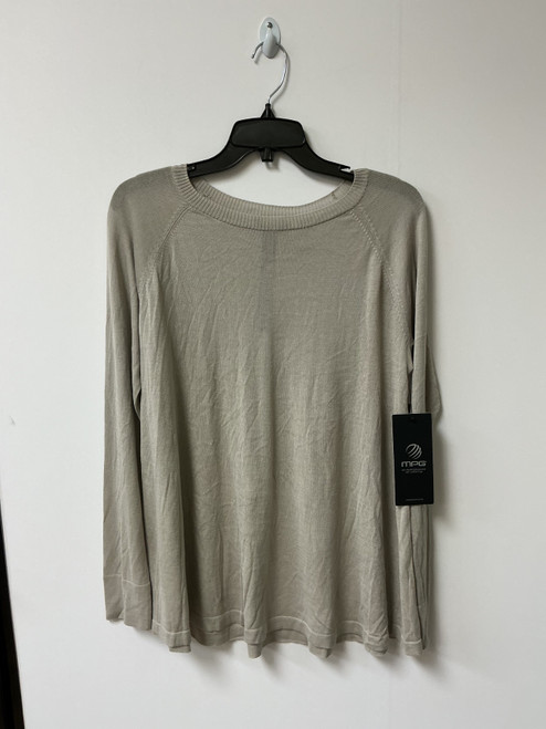 Vist Large View of Product Image Which is Used MPG Long Sleeve Top M-8/10