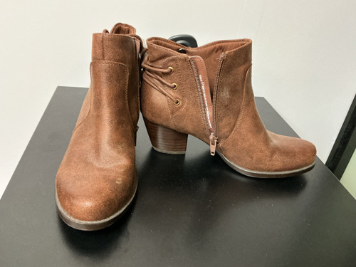 Vist Large View of Product Image Which is Used Bare Traps Ankle Boots 7