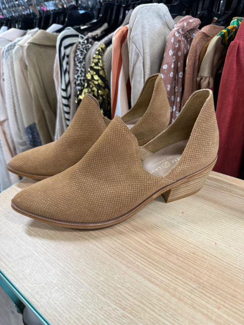 Vist Large View of Product Image Which is Used Chinese Laundry Ankle Boots 9