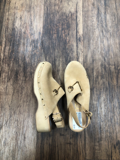 Vist Large View of Product Image Which is Used Sam Edelman Clogs 8