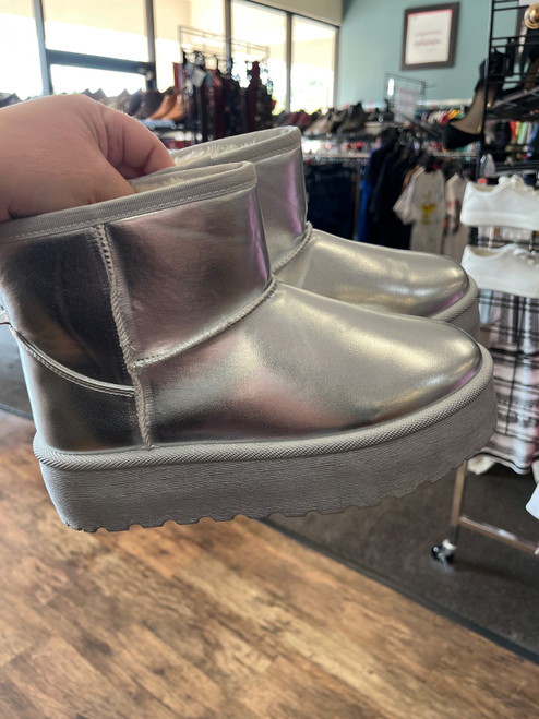 Vist Large View of Product Image Which is Used Unbranded Ankle Boots 8