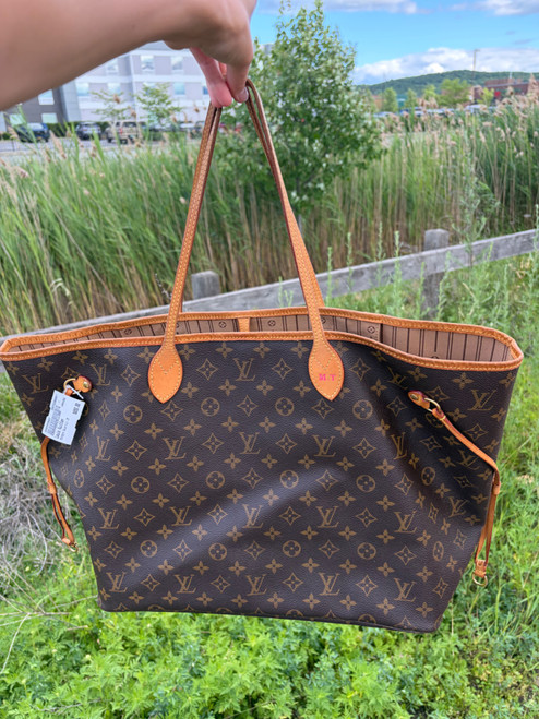 Vist Large View of Product Image Which is Used Louis Vuitton Monogram Neverfull GM