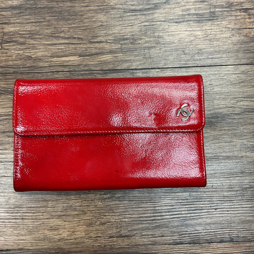 Vist Large View of Product Image Which is Used Chanel Leather Wallet