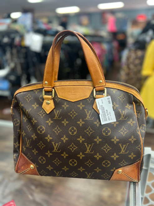 Vist Large View of Product Image Which is Used Louis Vuitton monogram retiro