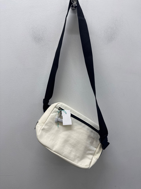 Vist Large View of Product Image Which is Used Cream Thirty-One Small Handbag