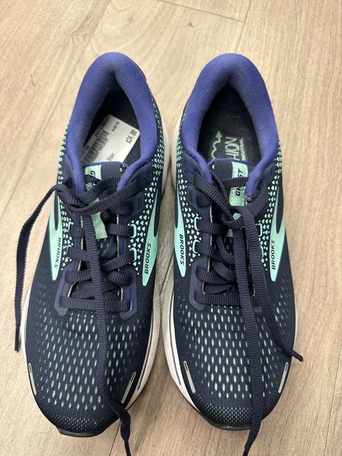 Vist Large View of Product Image Which is Used Brooks Performance Shoes 7