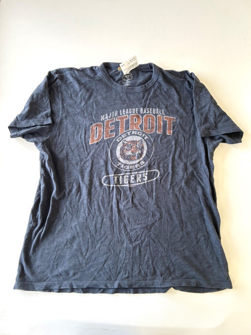 Vist Large View of Product Image Which is Used Unbranded T-Shirt XL-16