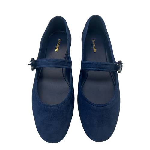 Vist Large View of Product Image Which is Used Larroude Flats 9.5