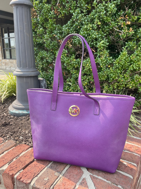 Vist Large View of Product Image Which is Used Michael Michael Kors Large Leather Handbag