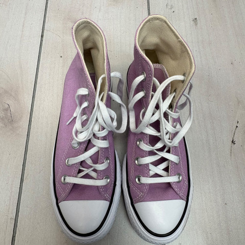 Vist Large View of Product Image Which is Used Converse Casual Shoes 6.5