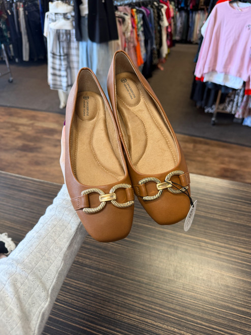 Vist Large View of Product Image Which is Used Giani Bernini Flats 6.5