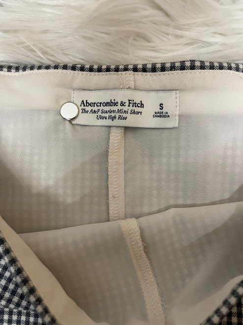 Vist Large View of Product Image Which is Used Unbranded Short Skirt 2-26