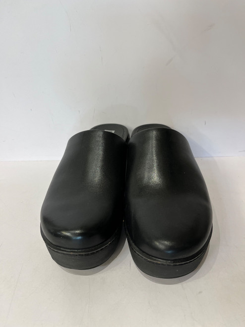 Vist Large View of Product Image Which is Used Fitflop Clogs 8