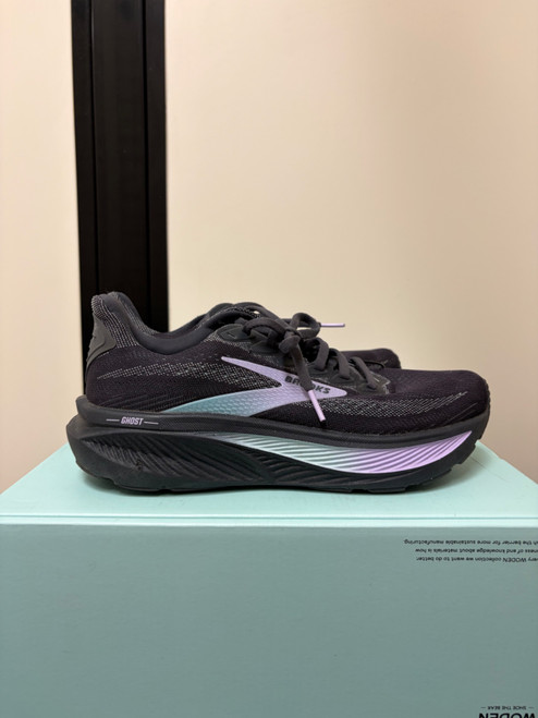 Vist Large View of Product Image Which is Used Brooks Performance Shoes 8