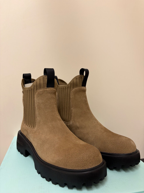 Vist Large View of Product Image Which is Used Woden Ankle Boots 7.5