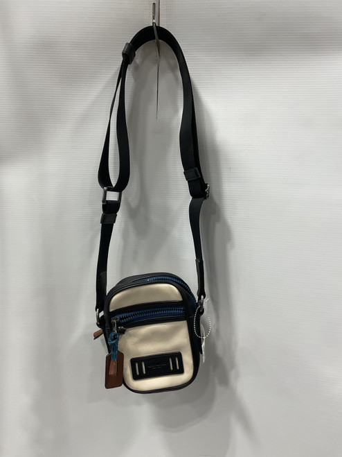 Vist Large View of Product Image Which is Used Coach Leather Wristlet