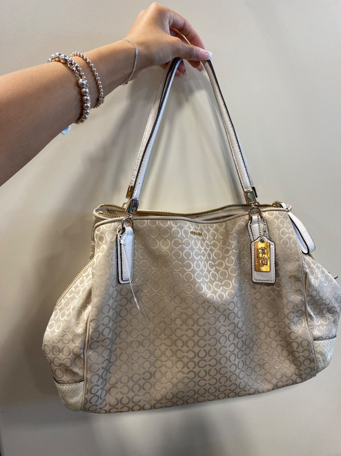 Vist Large View of Product Image Which is Used Coach Large Handbag