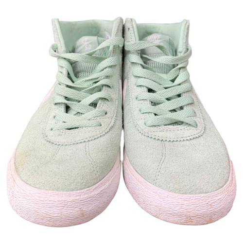 Vist Large View of Product Image Which is Used Nike Performance Shoes 8