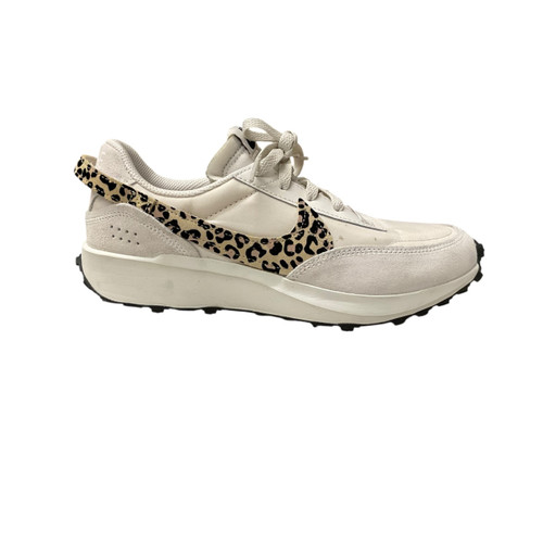 Vist Large View of Product Image Which is Used Nike Performance Shoes 8