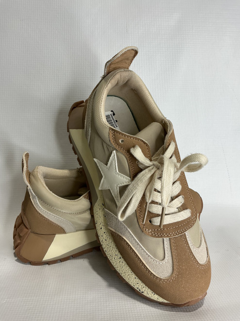 Vist Large View of Product Image Which is Used VeryG Casual Shoes 8.5