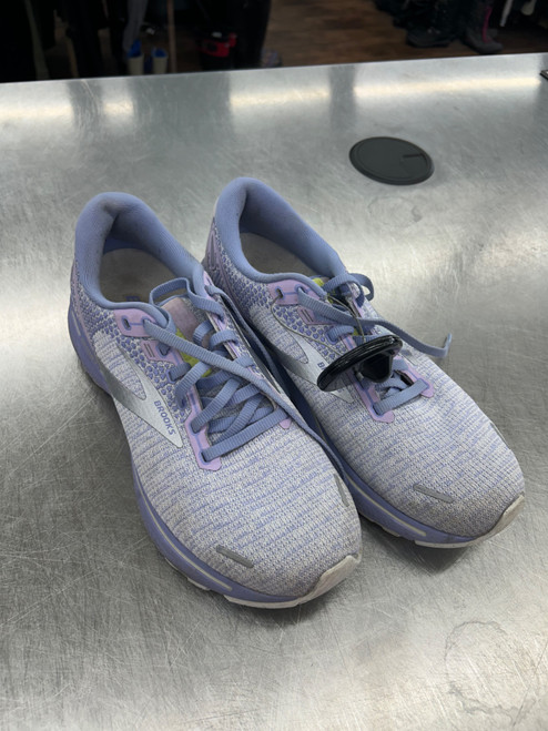 Vist Large View of Product Image Which is Used Brooks Performance Shoes 9