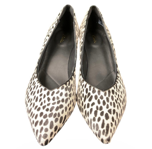 Vist Large View of Product Image Which is Used Clarks Low Heels 10