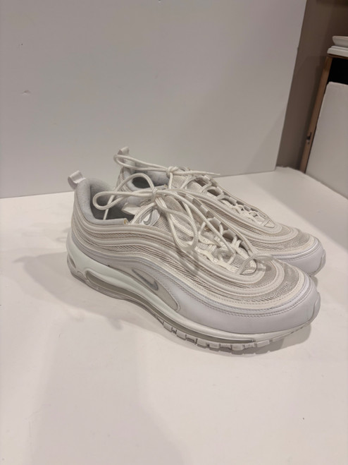 Vist Large View of Product Image Which is Used Nike Performance Shoes 11