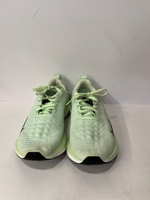 Vist Large View of Product Image Which is Used Nike Performance Shoes 10
