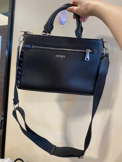Vist Large View of Product Image Which is Used Unbranded Small Handbag
