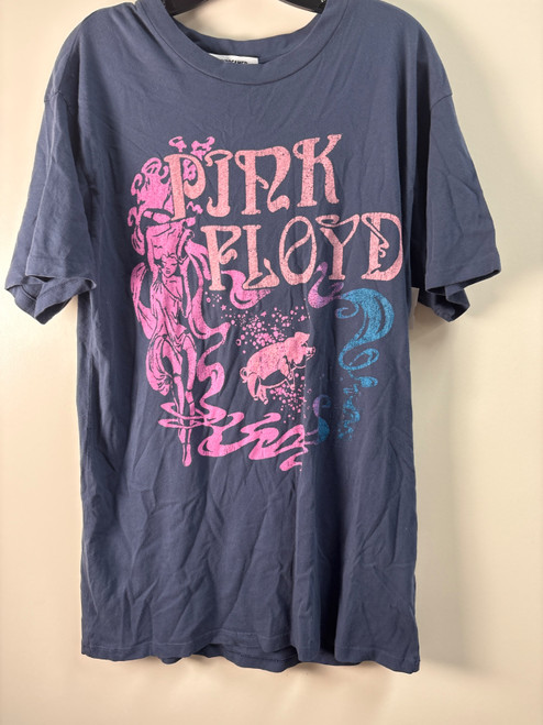 Vist Large View of Product Image Which is Used Daydreamer T-Shirt S-4/6