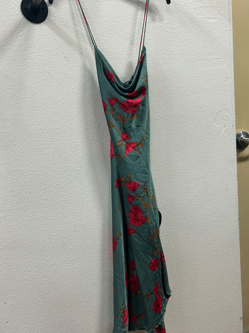 Vist Large View of Product Image Which is Used Astr Long Dress B S-4/6