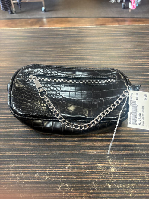Vist Large View of Product Image Which is Used Wild Fable Small Leather Handbag