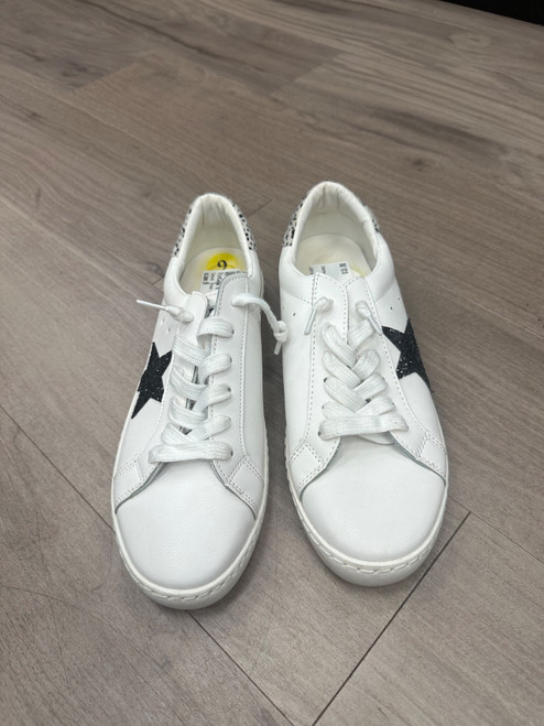 Vist Large View of Product Image Which is Used Vintage Havana Casual Shoes 9