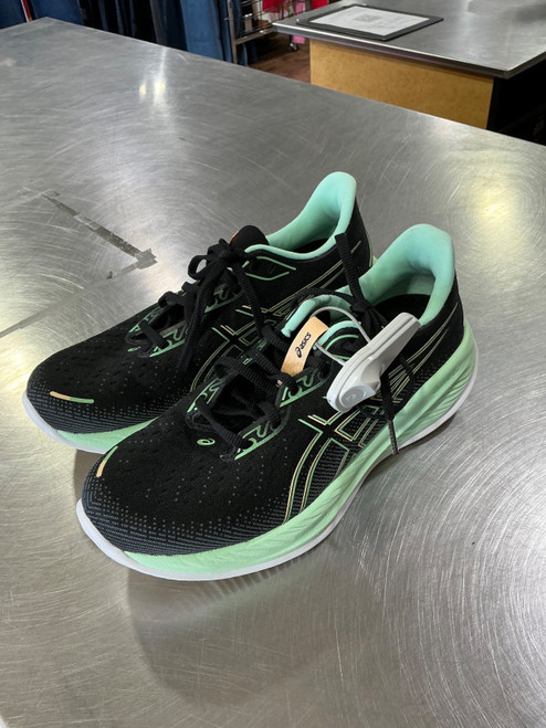 Vist Large View of Product Image Which is Used Asics Performance Shoes 9.5