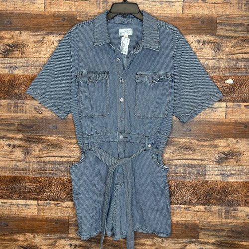 Vist Large View of Product Image Which is Used Universal Threads Romper XL-16